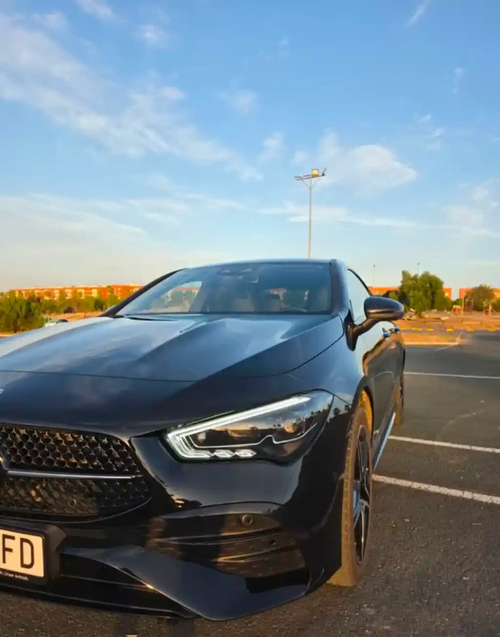 Voiture mercedenz benz noire d'occasion