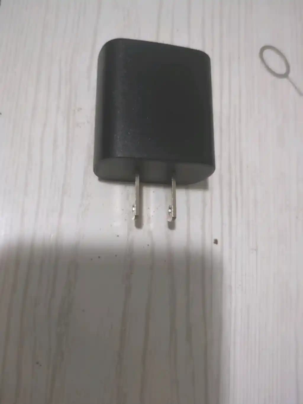 Chargeur secteur noir