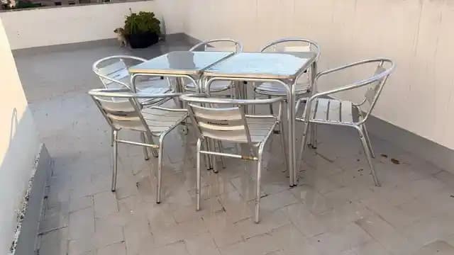 Ensemble table et chaises d'extérieur